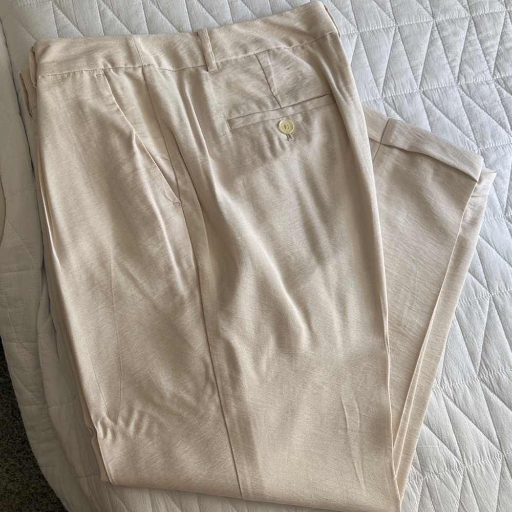LOFT Light Cream Pleated Dress Pants